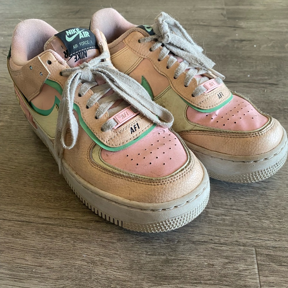 nike airforce 1s